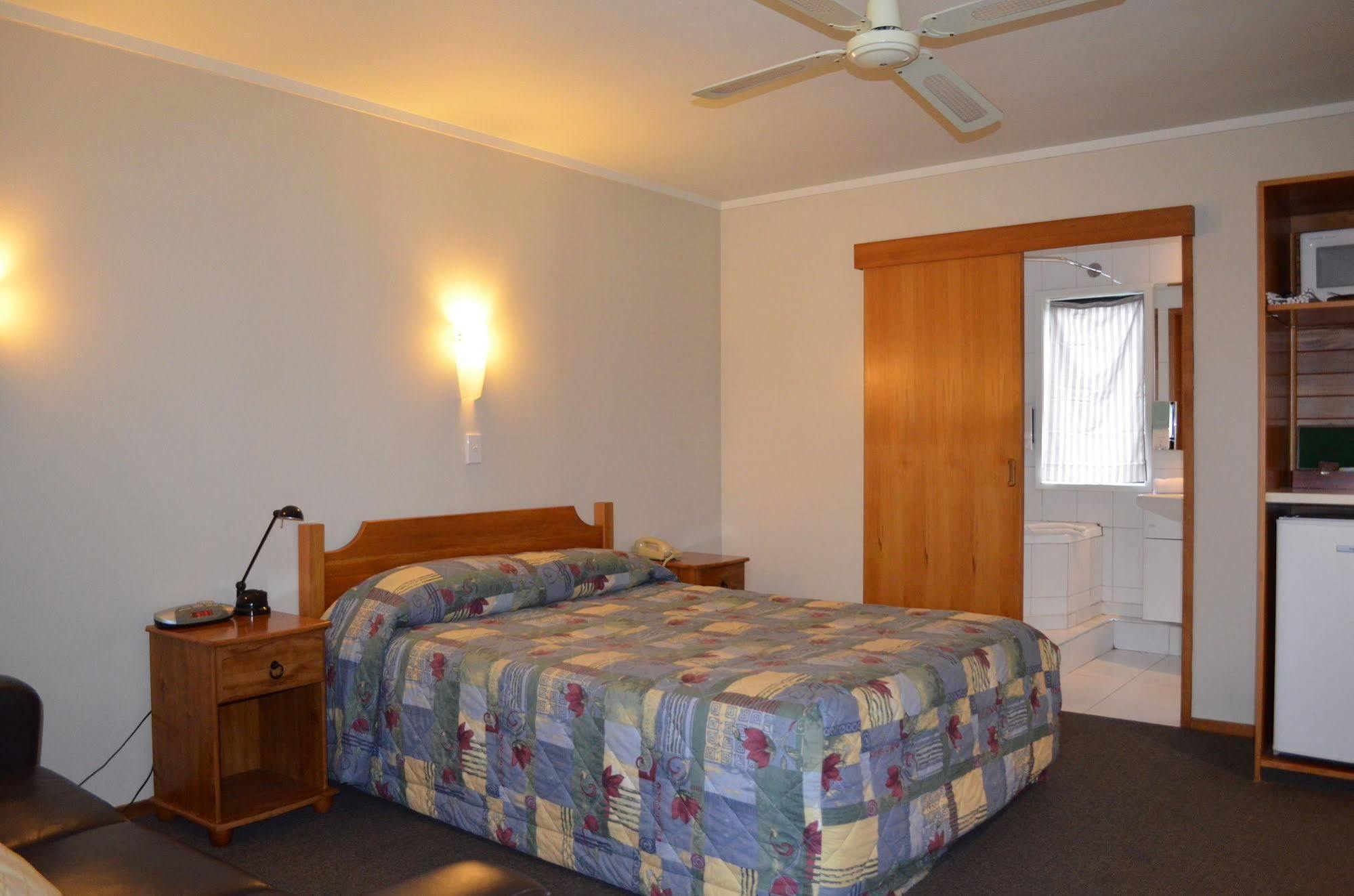 המילטון Grosvenor Motel מראה חיצוני תמונה