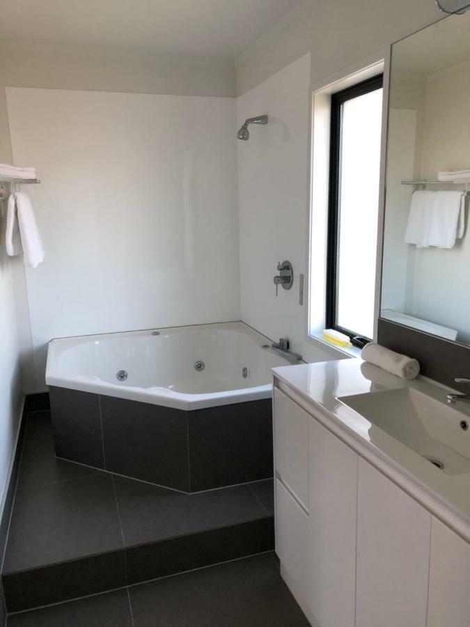 המילטון Grosvenor Motel מראה חיצוני תמונה
